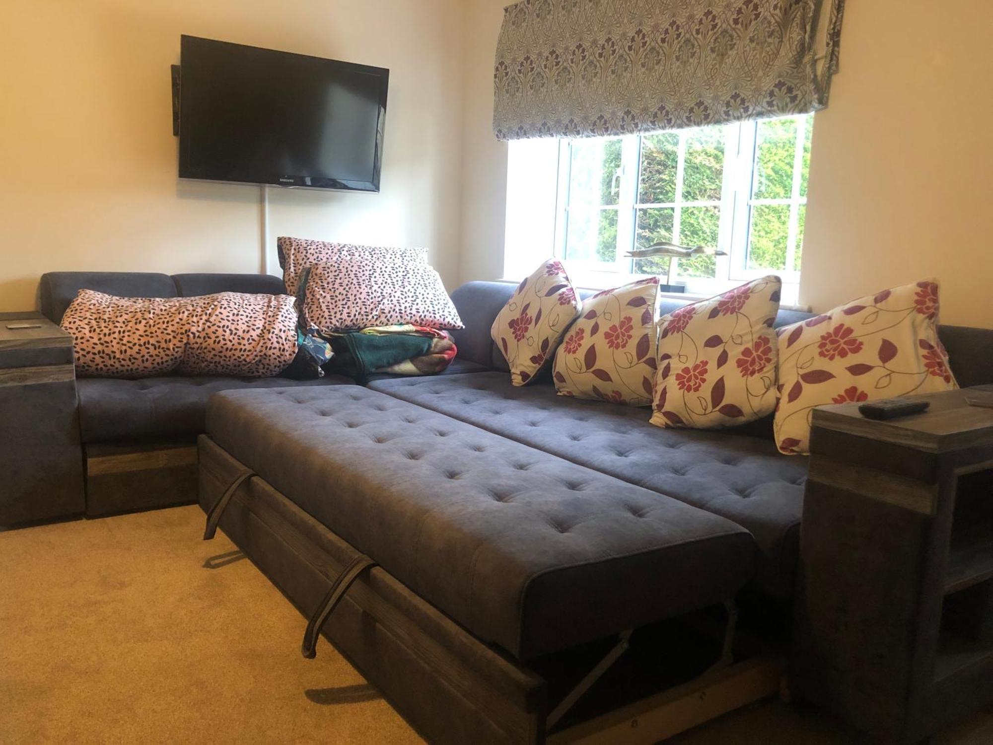 Entire Guest Suite With Gated Property Broad Blunsdon Екстер'єр фото